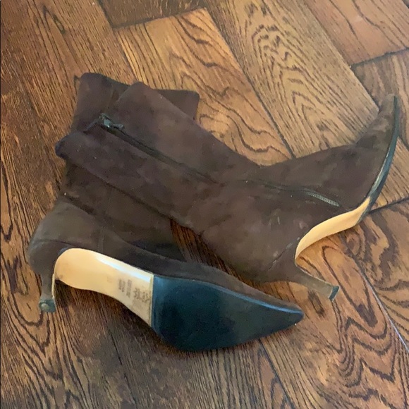 Brown suede kitten heeled boots - Picture 1 of 4